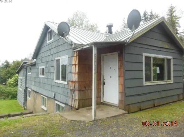 93644 McKenna Ln, Coos Bay, OR 97420