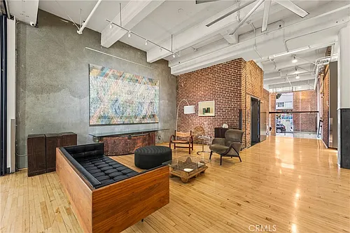 1850 Industrial St Photo 1