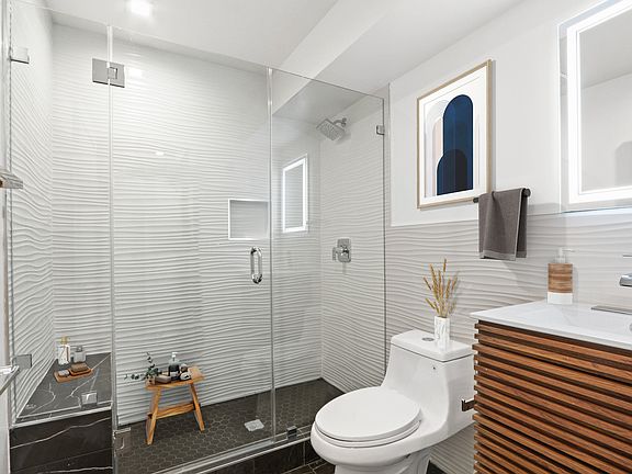 2nd image of 1443 N Avenue 47