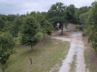 180 Powell Rd, Smithville, TX 78957