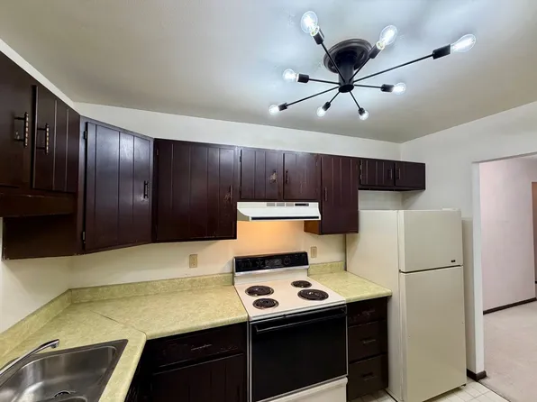 1600 Sawyer Dr, 1600 Sawyer Dr #A, Marshfield, WI 54449