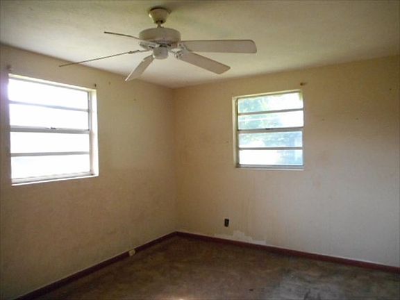 4th image of 1260 Sorrells Ct