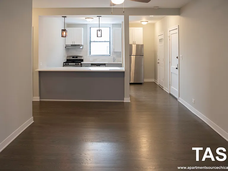 3833 N Keeler Ave — Photo 1