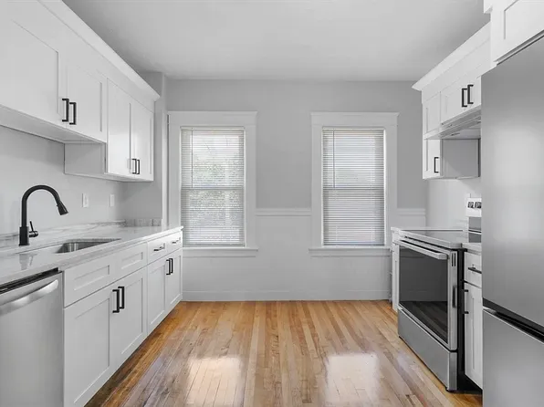 92 Greenwood St #2, Worcester, MA 01607