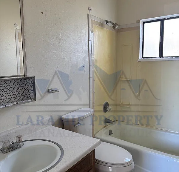 714 Downey St #21 — Photo 15