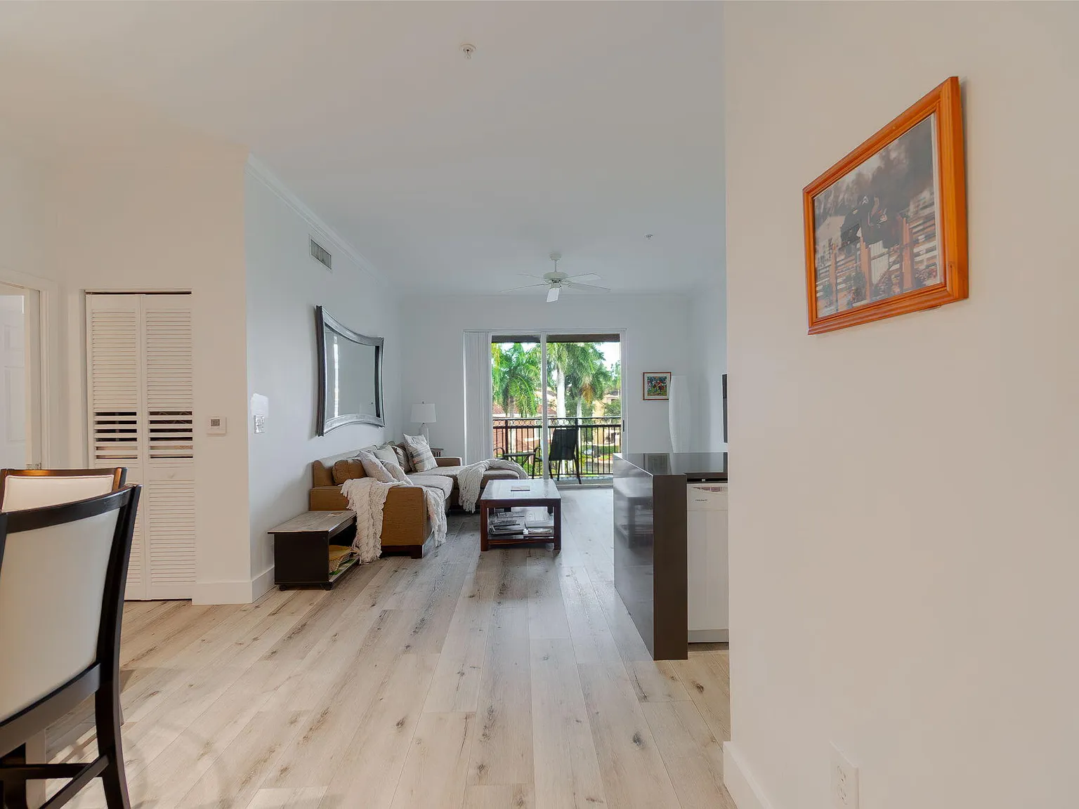 2 bed, 2.0 bath, 1174 sqft, $5,500 — Photo 2