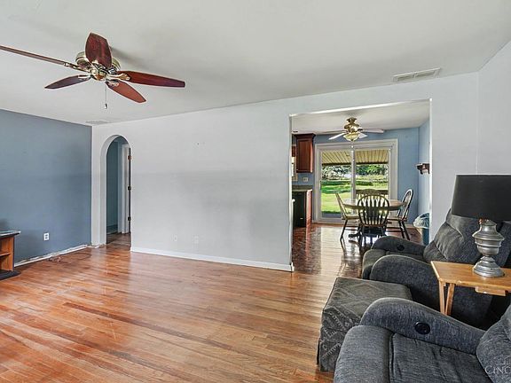 2nd image of 4111 Gleneste Withamsville Rd