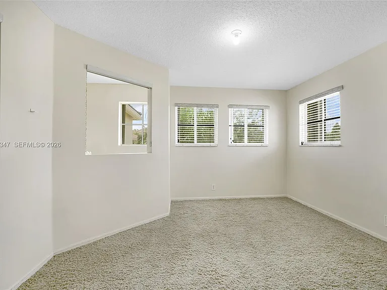 4312 Laurel Ridge Cir — Photo 25