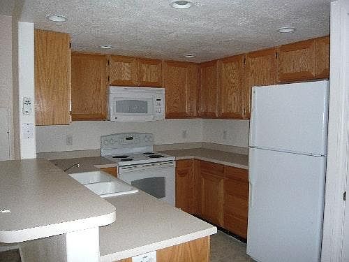 2nd image of 3748 S Carlisle Park Pl