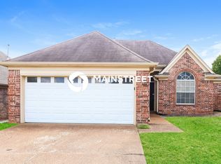 1136 Breezy Valley Dr, Cordova, TN 38018