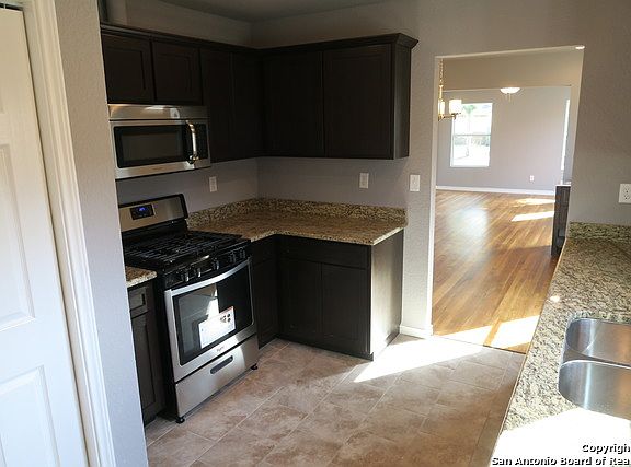 5th image of 1407 Steves Ave
