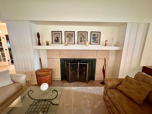 5th image of 415 Arrowhead Dr