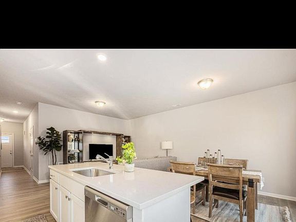 4th image of 4633 Glen Haven Dr #8