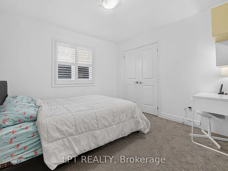 148 Hollybrook Trl S — Photo 36