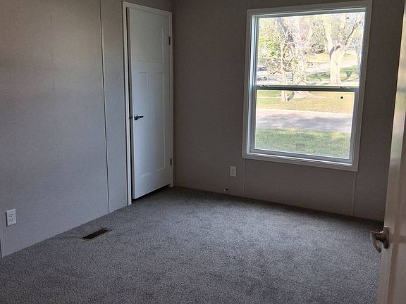 4th image of 234 E 13th St