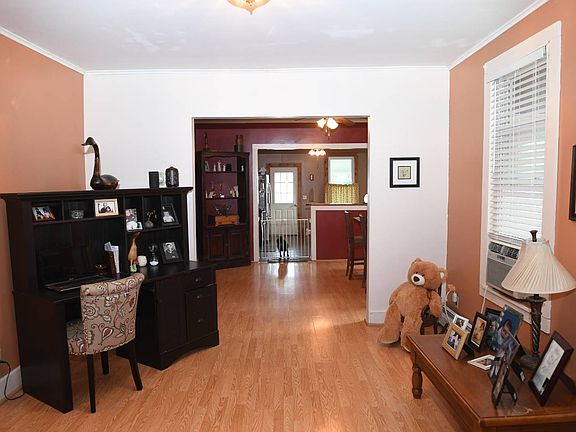 4th image of 22 Sherman St