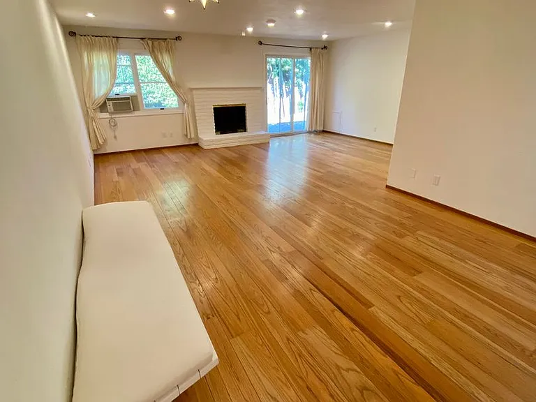 1052 Clark Ave — Photo 10