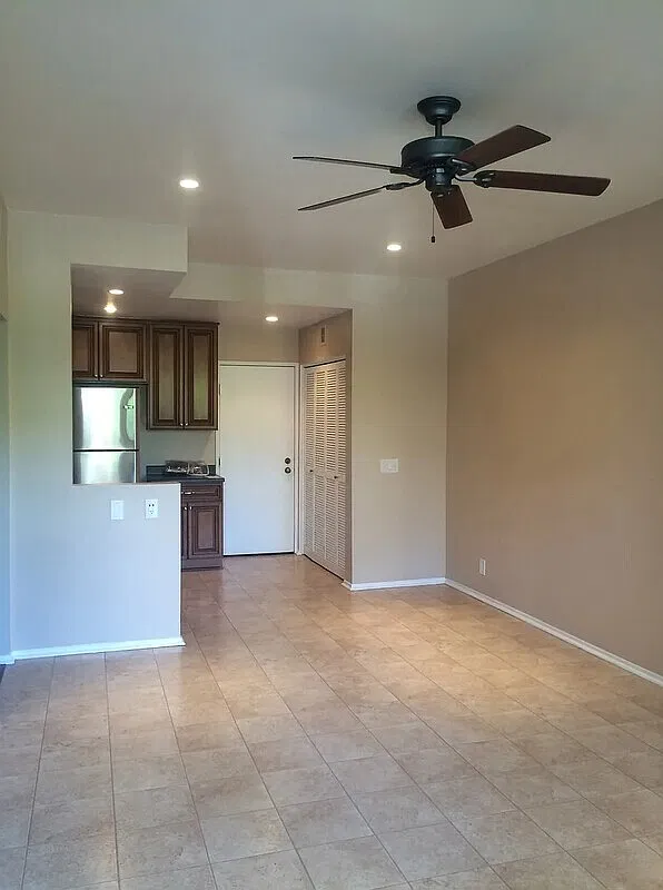 2 bed, 2.0 bath, 814 sqft, $1,869 — Photo 2
