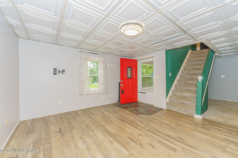 5th image of 484 N Main Street