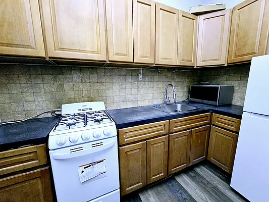 Rented by Brooklyn Property Group LLC | media 17