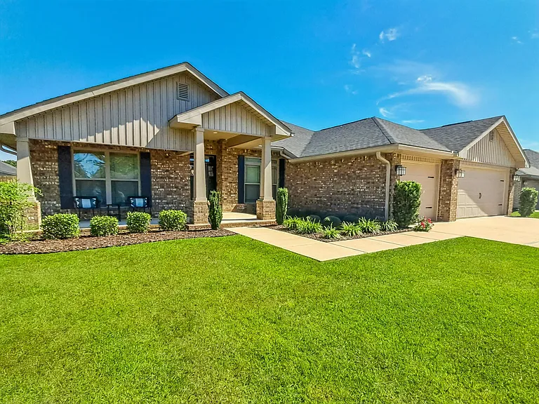 5783 Dogwood Dr E — Photo 2