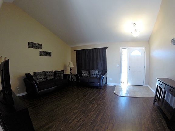 5th image of 16134 Blackwalnut St
