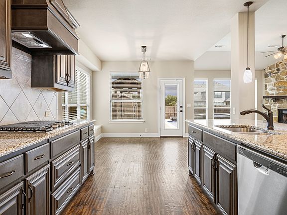 3rd image of 1116 Wedgewood Dr