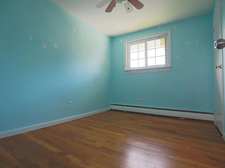 19 Balin Ave — Photo 11