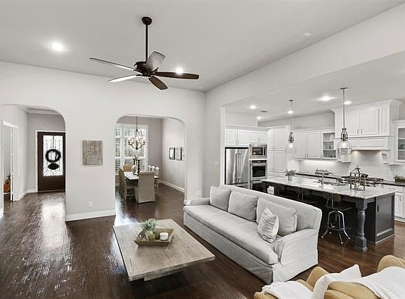 3rd image of 4470 Desert Willow Dr
