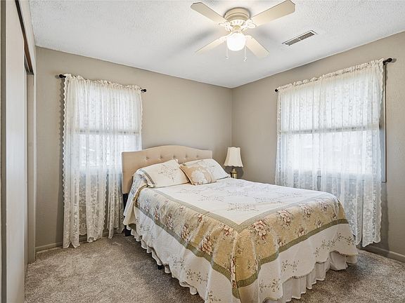 5th image of 1811 Iowa St