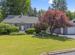 208 McClennan Dr, Fayetteville, NY 13066