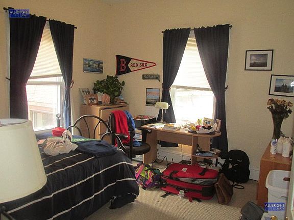 5th image of 195 Green St