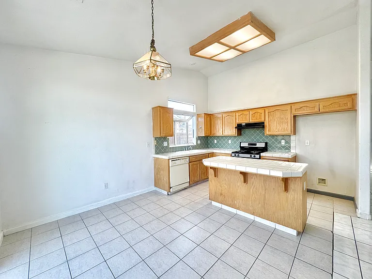 2561 Goldeneye Dr — Photo 15