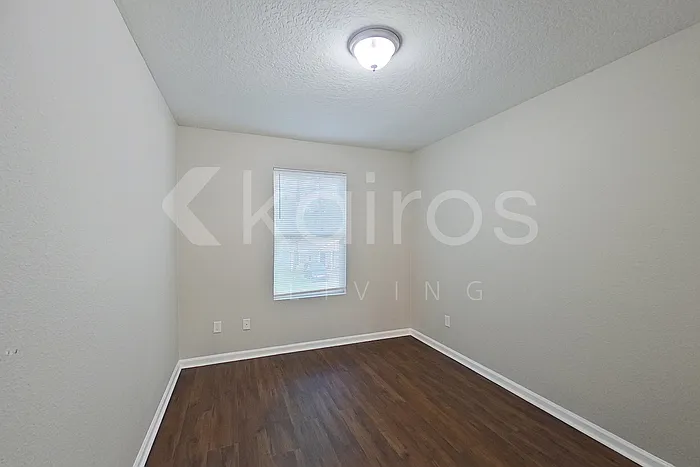 1335 Mull St — Photo 15