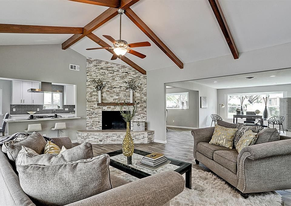 1st image of 10318 Willowgrove Dr