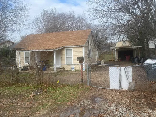 235 W Hammond St, Lancaster, TX 75146