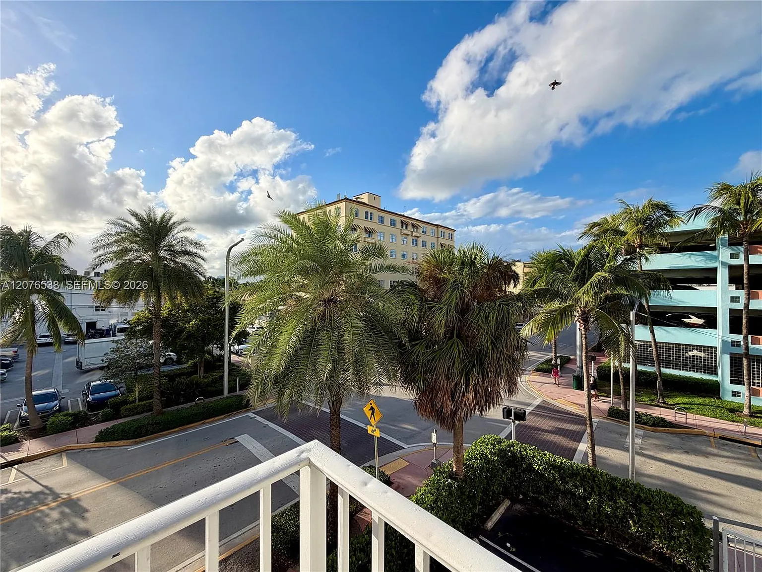 Islander Condo Apts — Photo 3