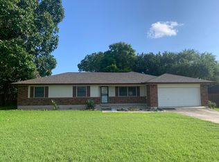 149 Guadalupe River Dr, Seguin, TX 78155