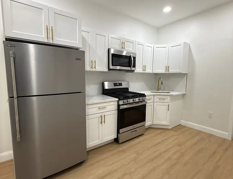 5241 Pulaski Ave — Photo 6