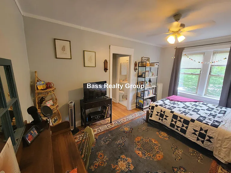 5945 N Greenview Ave #2D — Photo 13