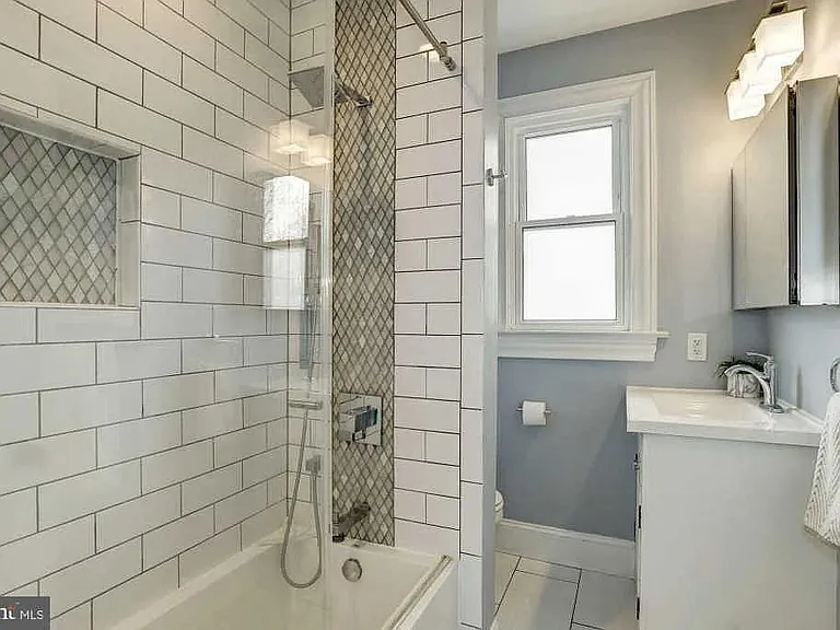 1732 N Veitch St — Photo 21