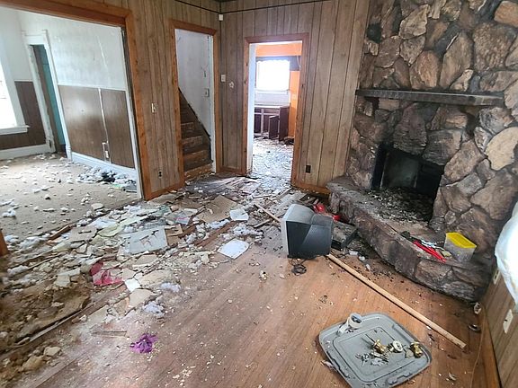 3rd image of 619 Woodlawn Ave