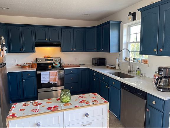 2nd image of 1503 Castle Dr