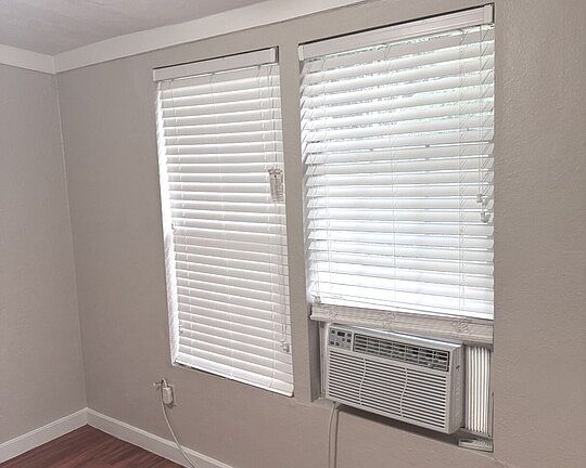 4th image of 207 Bradford Ave Unit 2