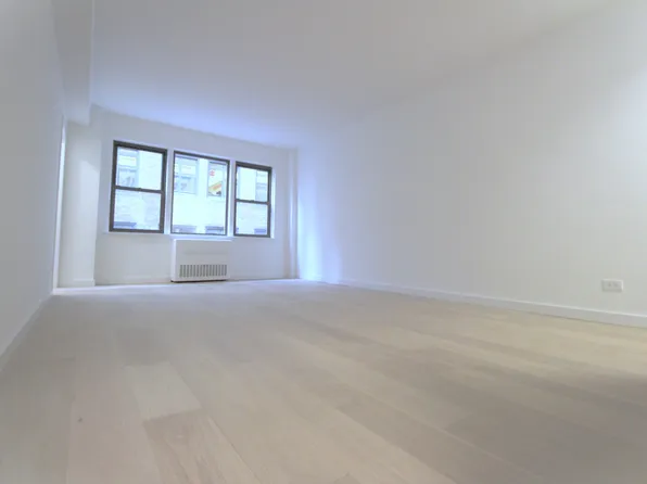 240 East 46th Street image 3 of 11