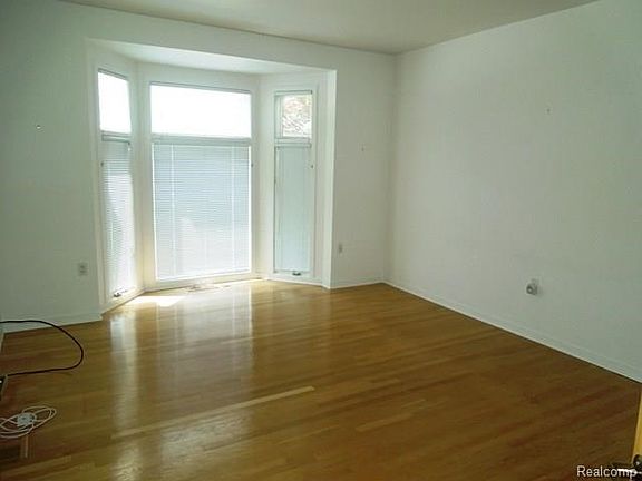 3rd image of 6414 Country Shire Ln