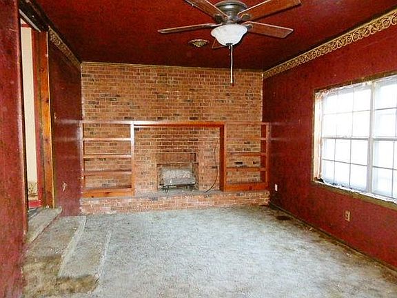5th image of 701 SE Parkway Dr