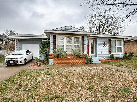 3rd image of 417 Live Oak Ln