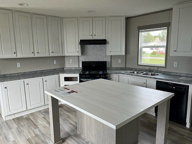 1st image of 3862 Erie Dr