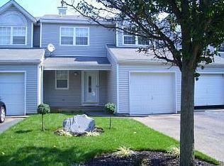 96 McKinney St, Central Islip, NY 11722